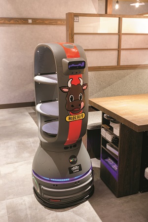 「焼肉の和民」ではロボットを入れ生産性を高めている