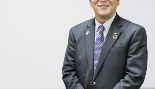 サイエンスホールディングス 会長　青山恭明