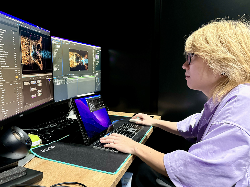 白川プロ社内の編集室にて