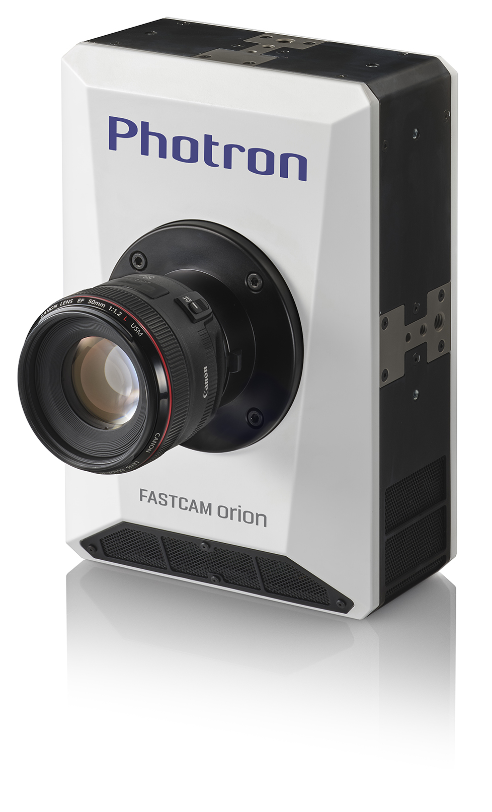 IMAGICA GROUPのフォトロンが自社開発・製造する「FASTCAM Orion S40」。最新センサー技術でノイズを抑え、100万画素・毎秒3万7500コマの撮影を可能にしたハイスピードカメラ