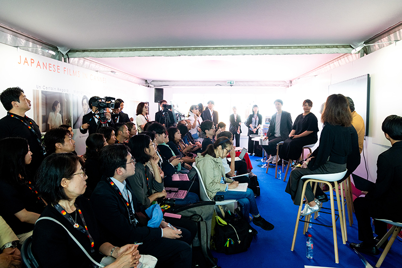 『第78回カンヌ国際映画祭』内ジャパンパビリオンでの「オリジナル映画製作プロジェクト」記者発表会の様子