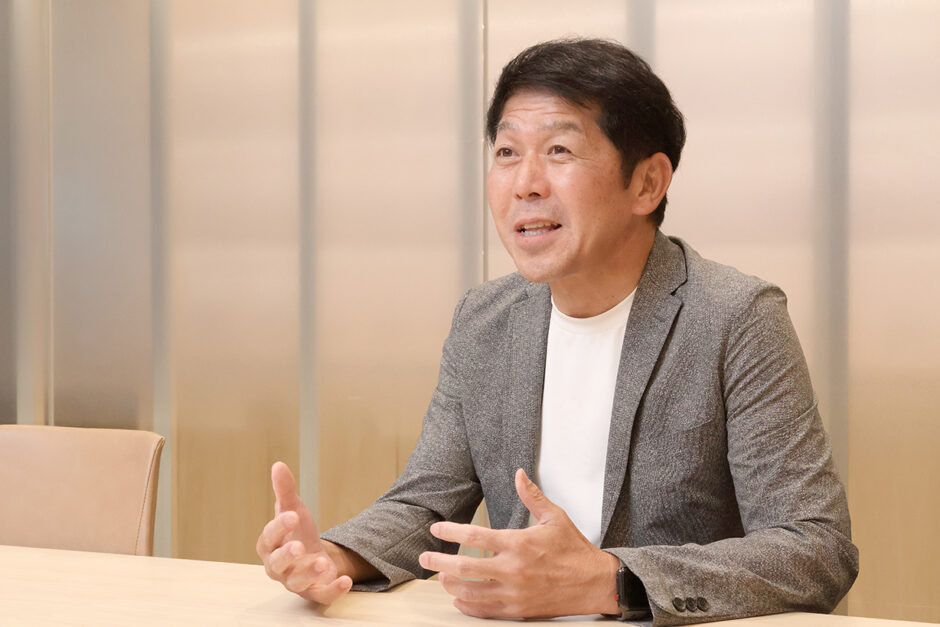 アズパートナーズ　社長兼CEO　植村健志